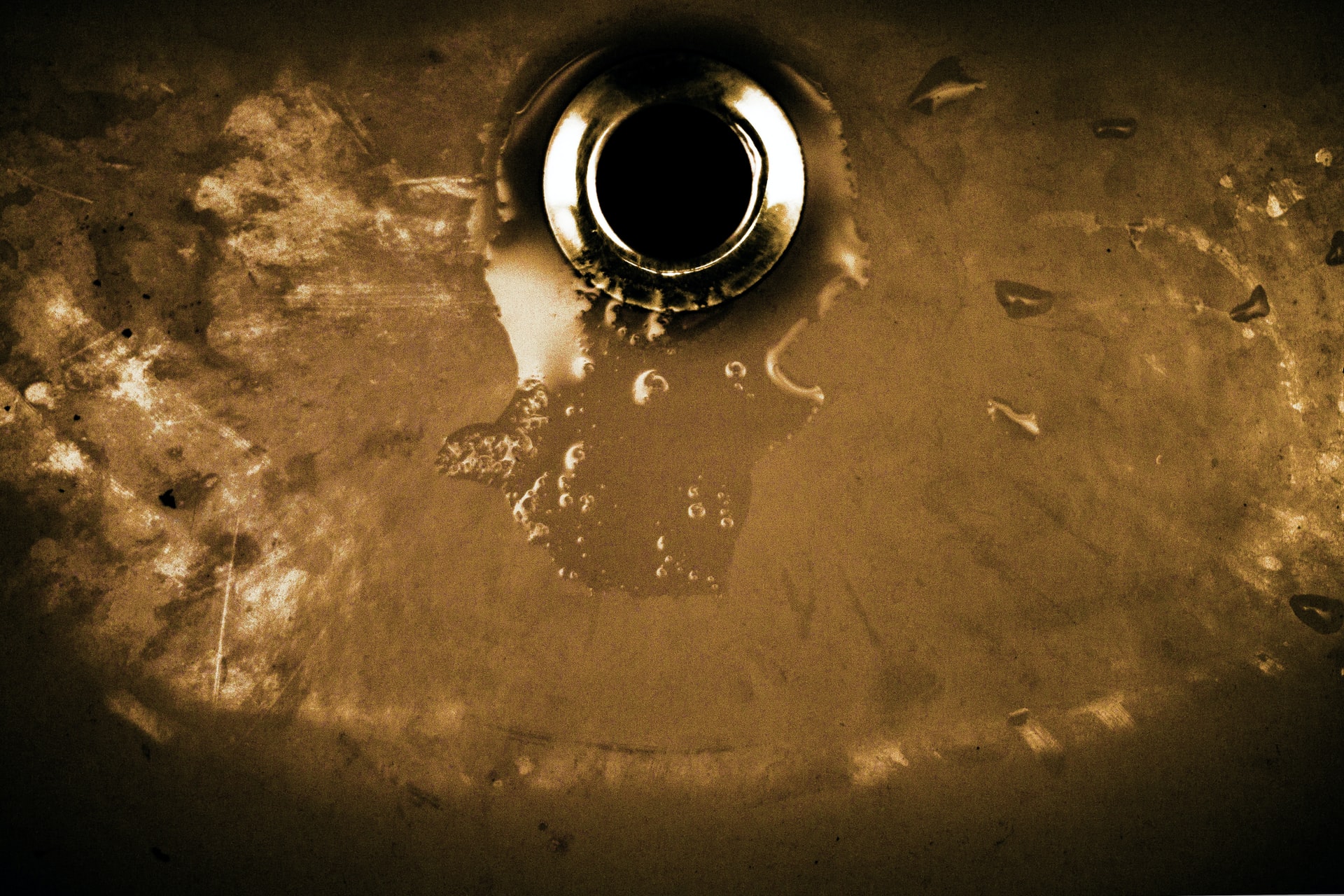 drain with water